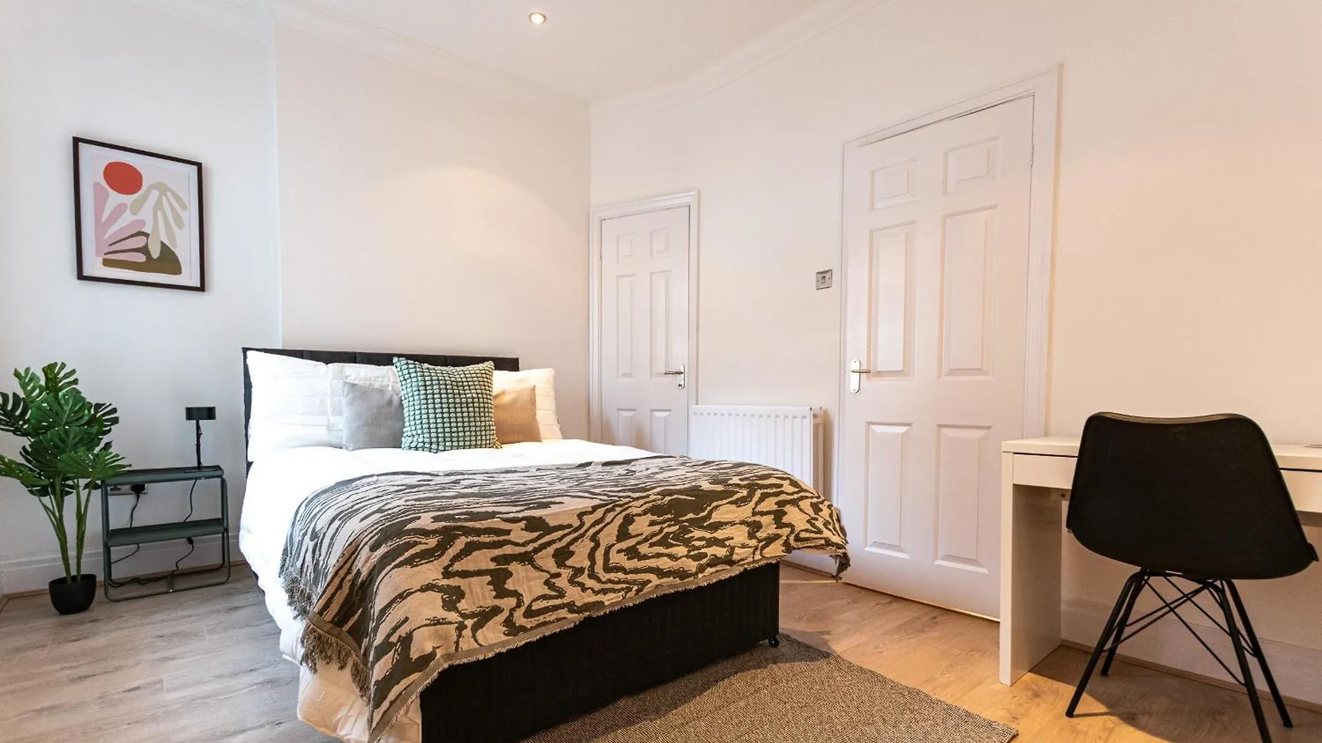 Stylish 1-Bed Flat In Liverpool By 53 Degrees Property, Ideal For Business & Long-Term Stays! contacts